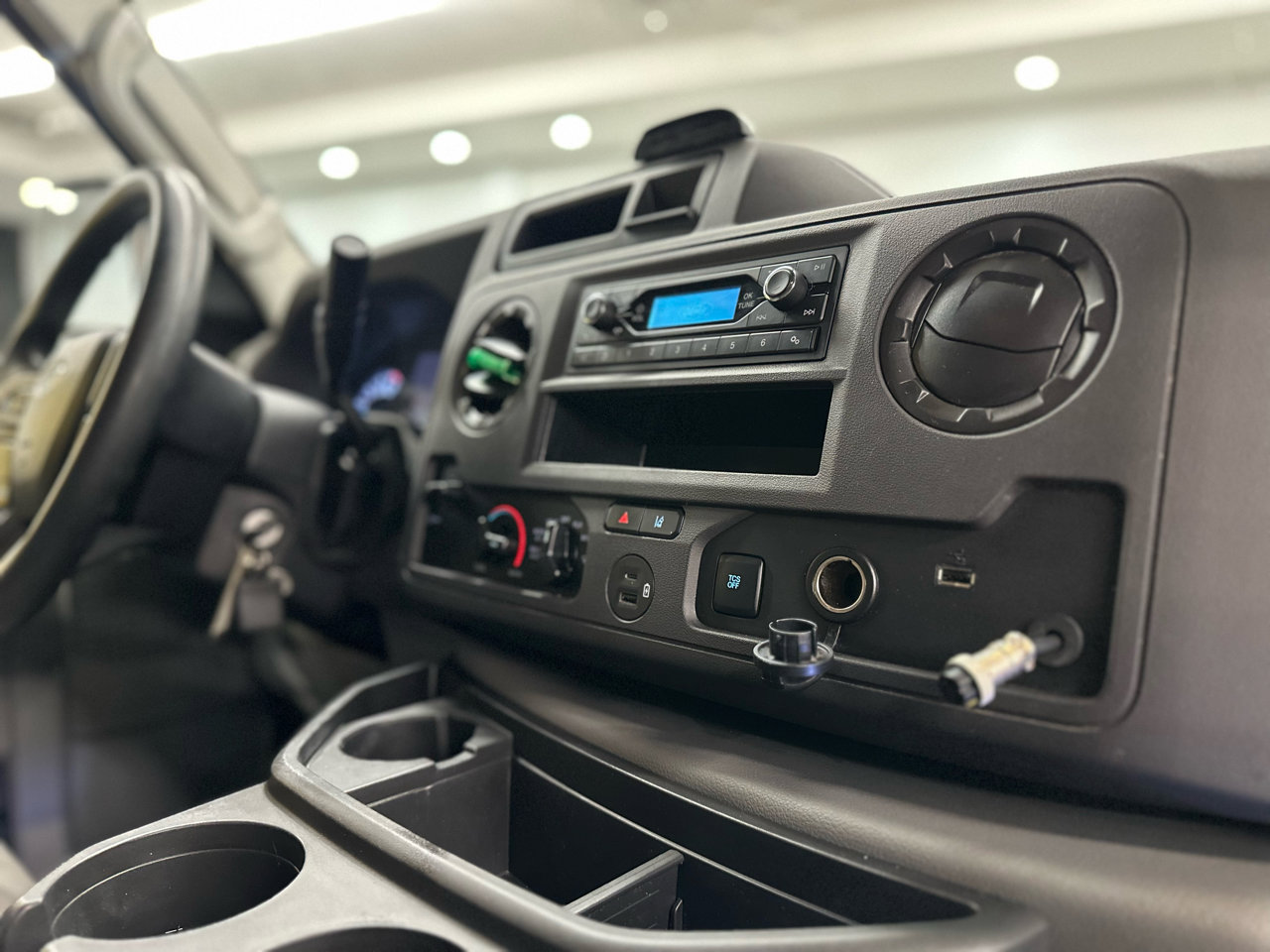 Used 2022 Ford E-450 and Econoline 450 Super Duty image 19