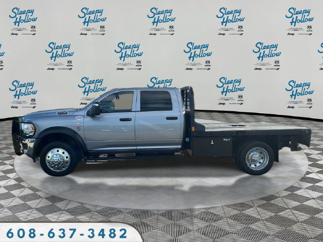 Used 2024 RAM 5500 Tradesman w/ Chrome Appearance Group AWD/4WD image 8