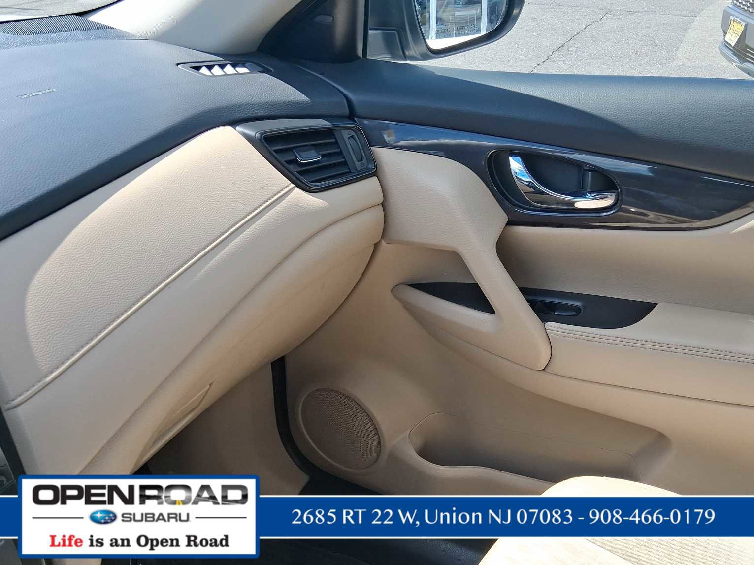 Used 2018 Nissan Rogue SV w/ Sun & Sound Touring Package image 19