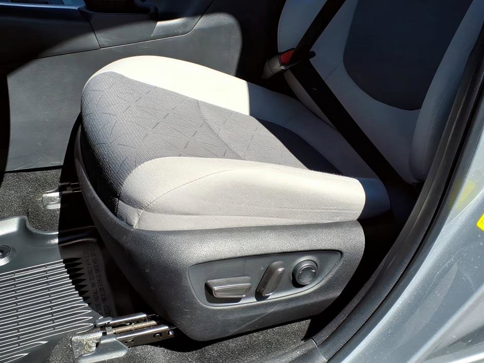 Certified 2024 Toyota RAV4 XLE FWD image 15
