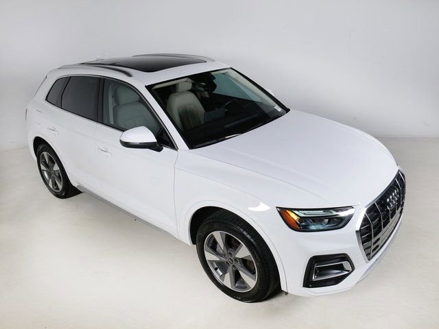 Used 2023 Audi Q5 Premium AWD/4WD image 4