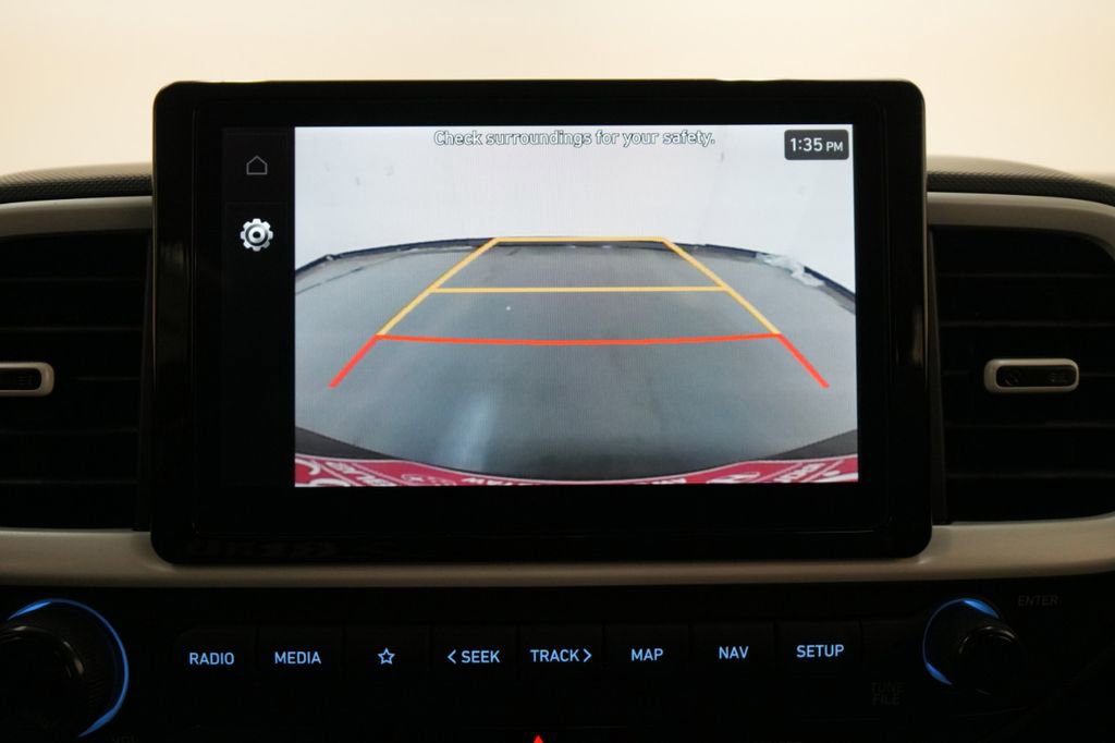 New 2025 Hyundai Venue Limited image 39