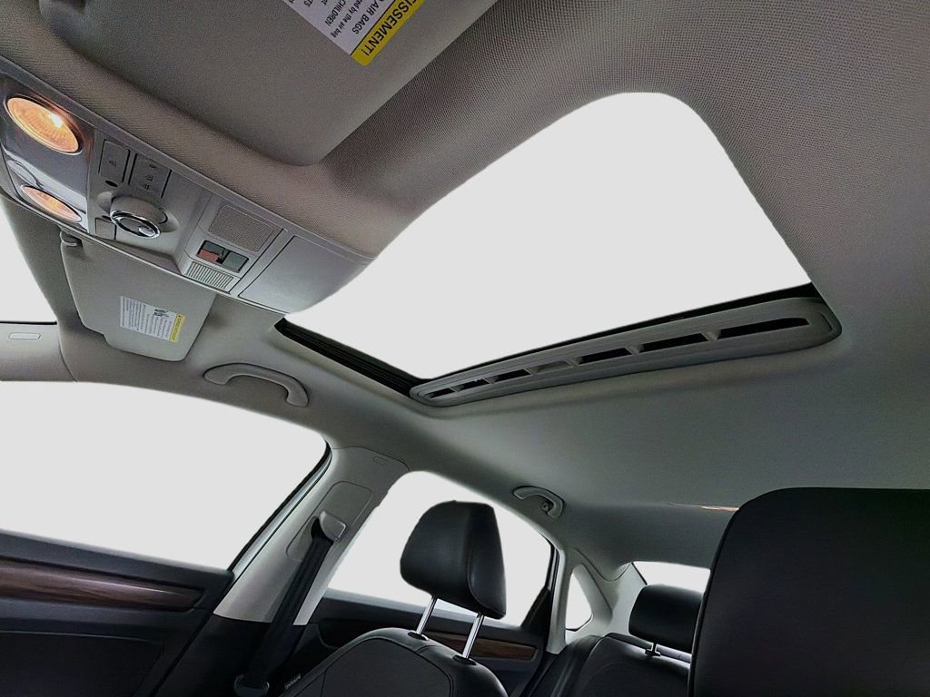 Used 2020 Volkswagen Passat 2.0T SEL image 24