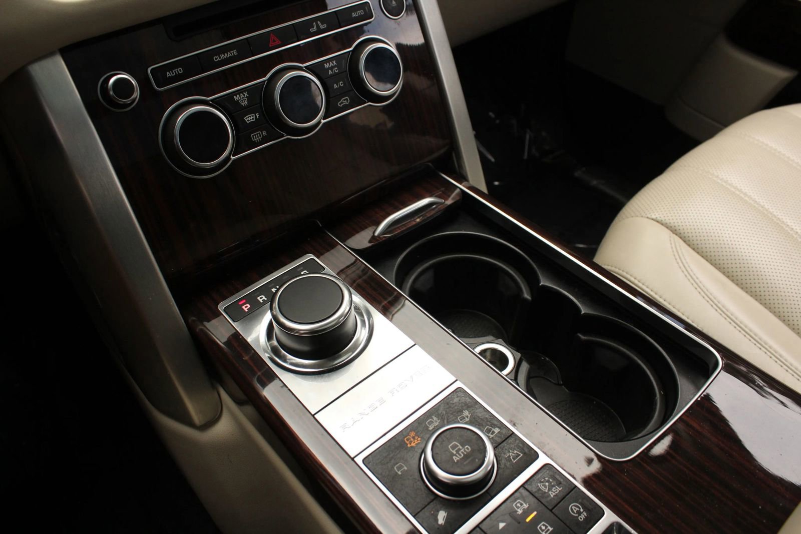 Used 2014 Land Rover Range Rover Supercharged AWD/4WD image 33