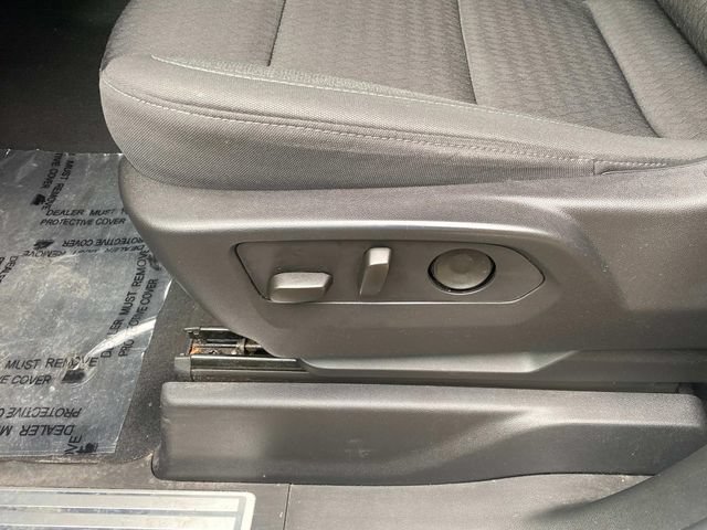 Used 2023 Chevrolet Silverado 1500 LT AWD/4WD image 16