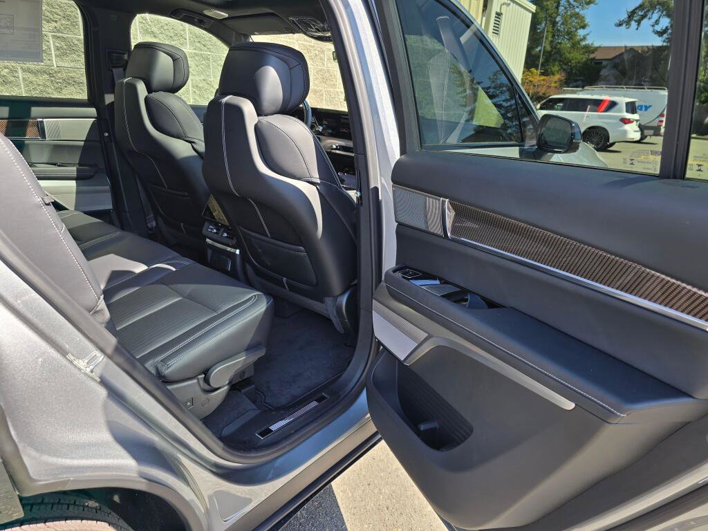 New 2026 Cadillac Vistiq Sport image 22