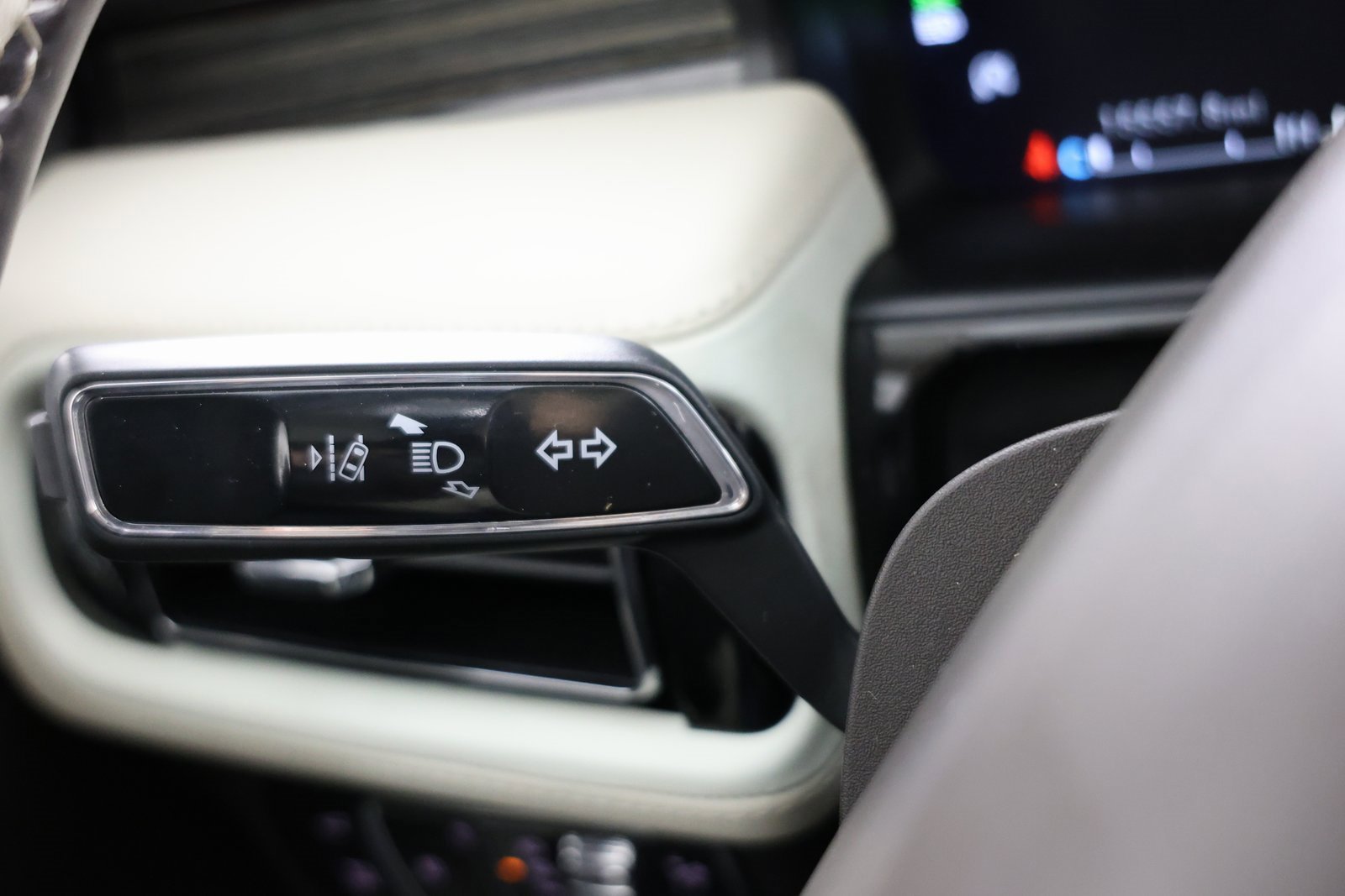 Used 2022 Lincoln Nautilus Black Label w/ Class II Trailer Tow Package image 26