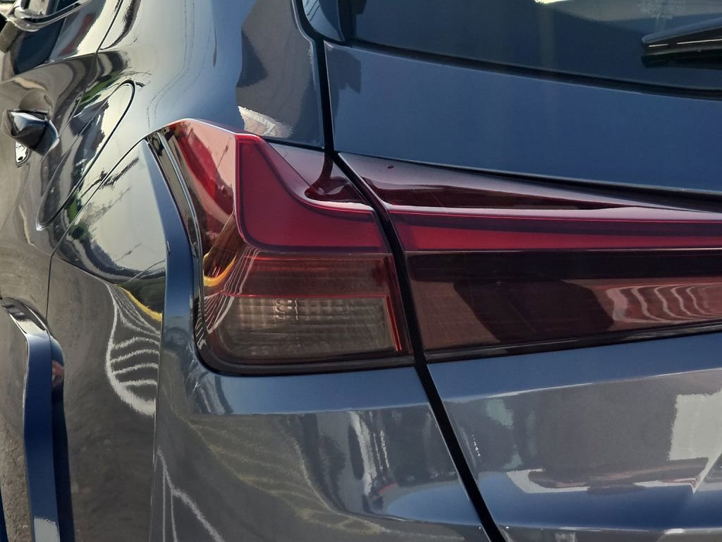 New 2026 Lexus UX 300h FWD image 10