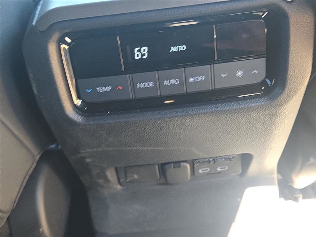 Used 2024 Toyota Land Cruiser image 12
