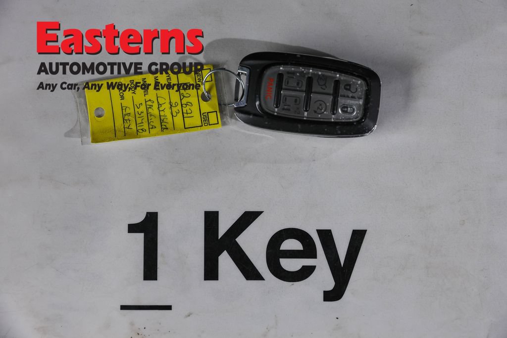 Used 2023 Chrysler Pacifica Touring-L FWD image 27