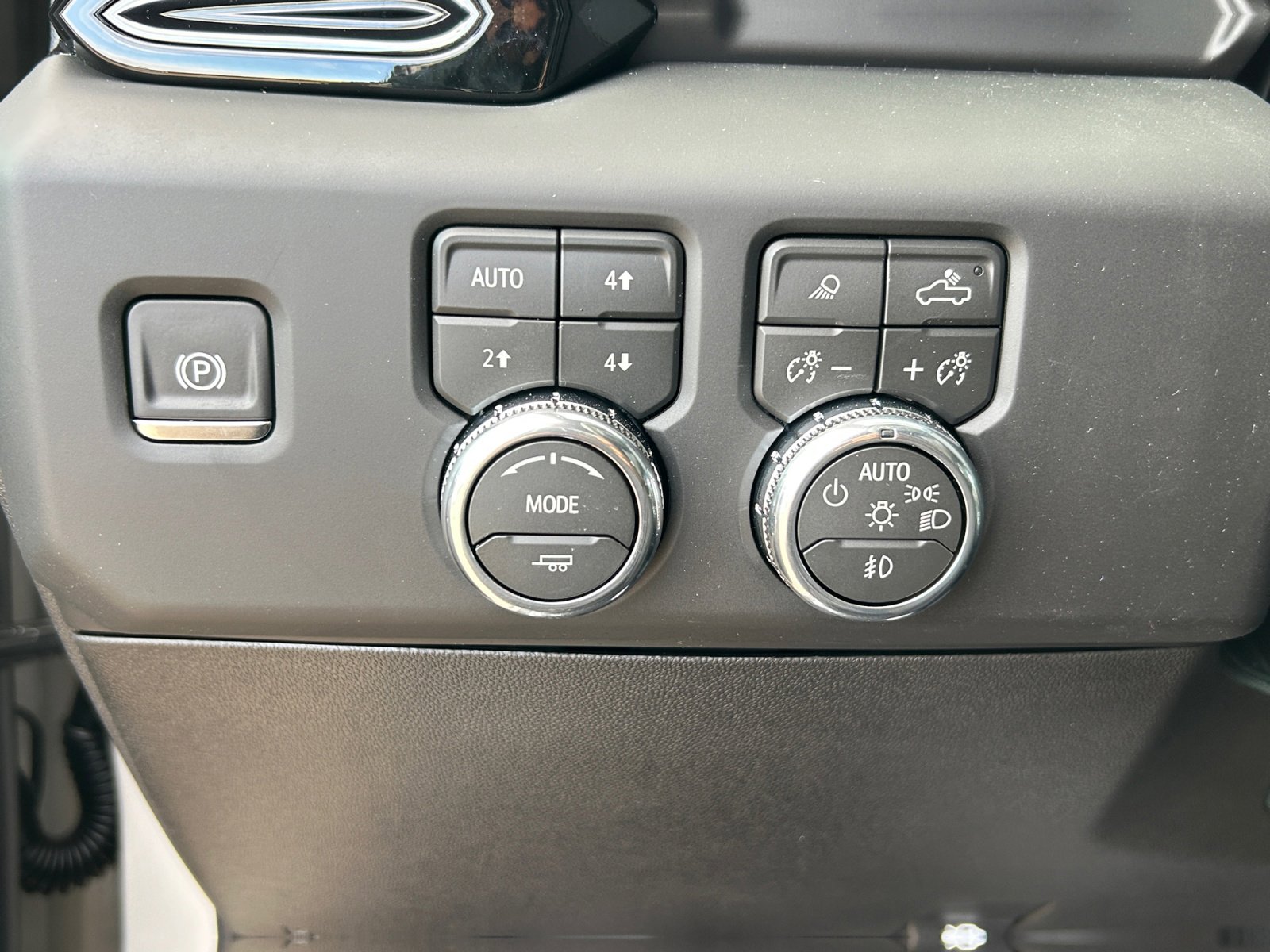 New 2026 GMC Sierra 2500 AT4 w/ AT4 Premium Plus Package image 25