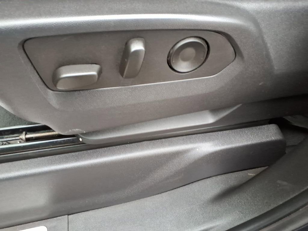 Used 2024 Chevrolet Silverado 1500 LT image 20