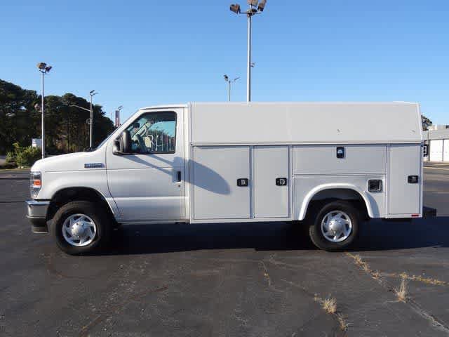 New 2025 Ford E-350 and Econoline 350 Super Duty w/ Power Equipment Group RWD image 2