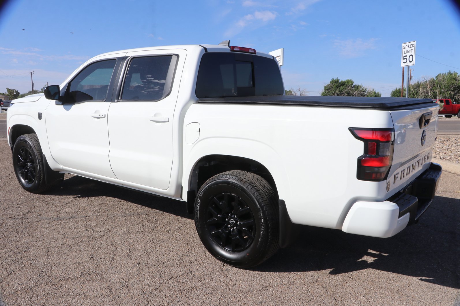 Used 2026 Nissan Frontier SV w/ SV Convenience Package AWD/4WD image 5