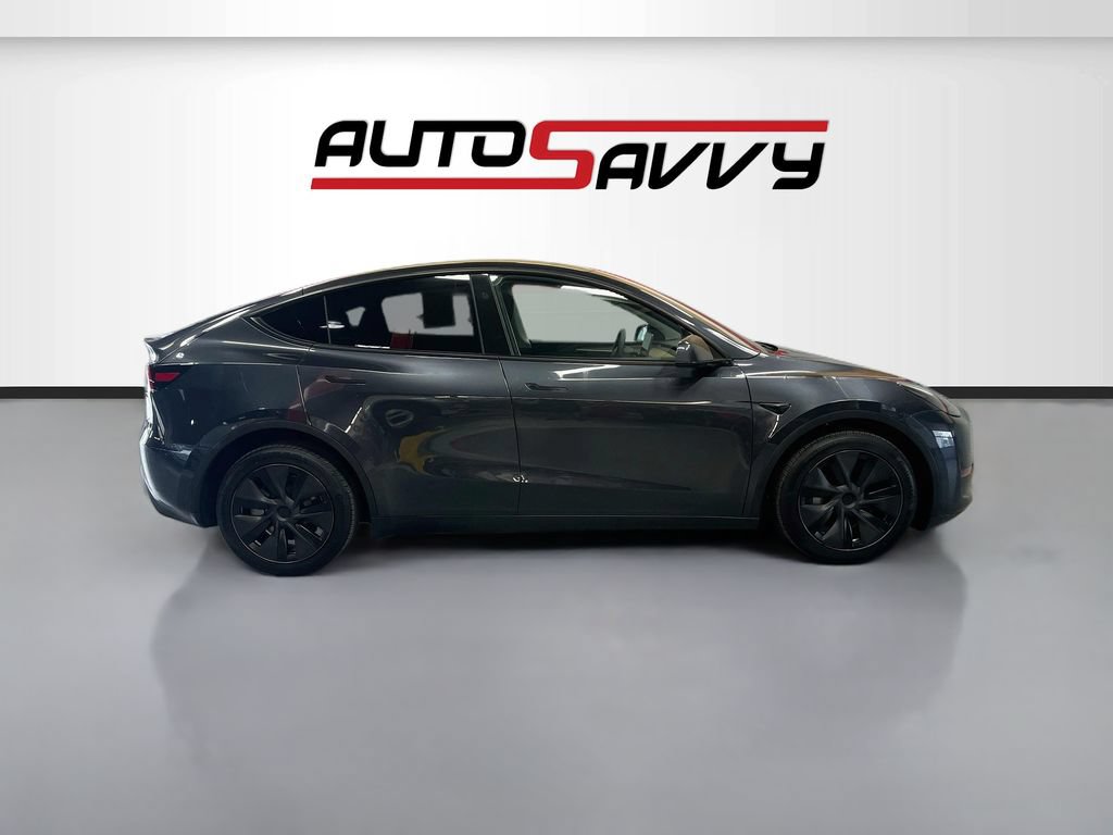 Used 2025 Tesla Model Y Long Range AWD/4WD image 8