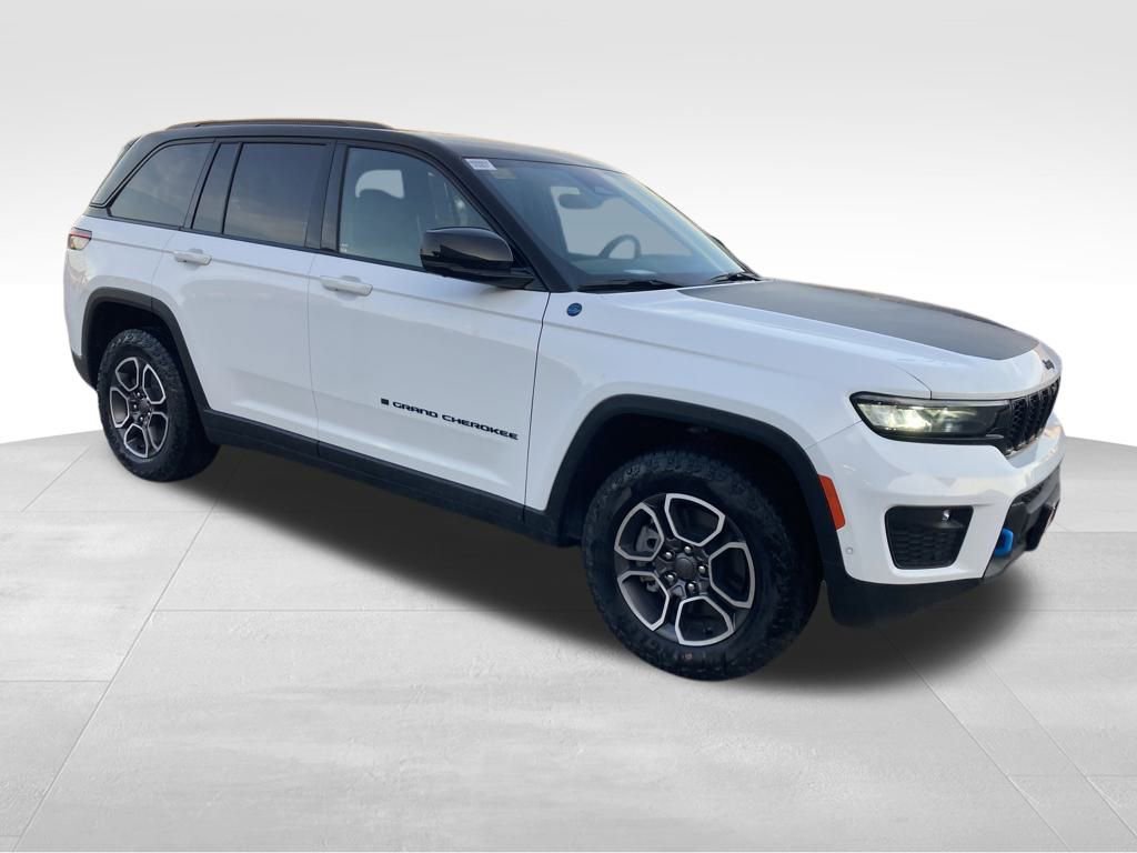 New 2024 Jeep Grand Cherokee Trailhawk w/ Advanced Protech Group II image 8