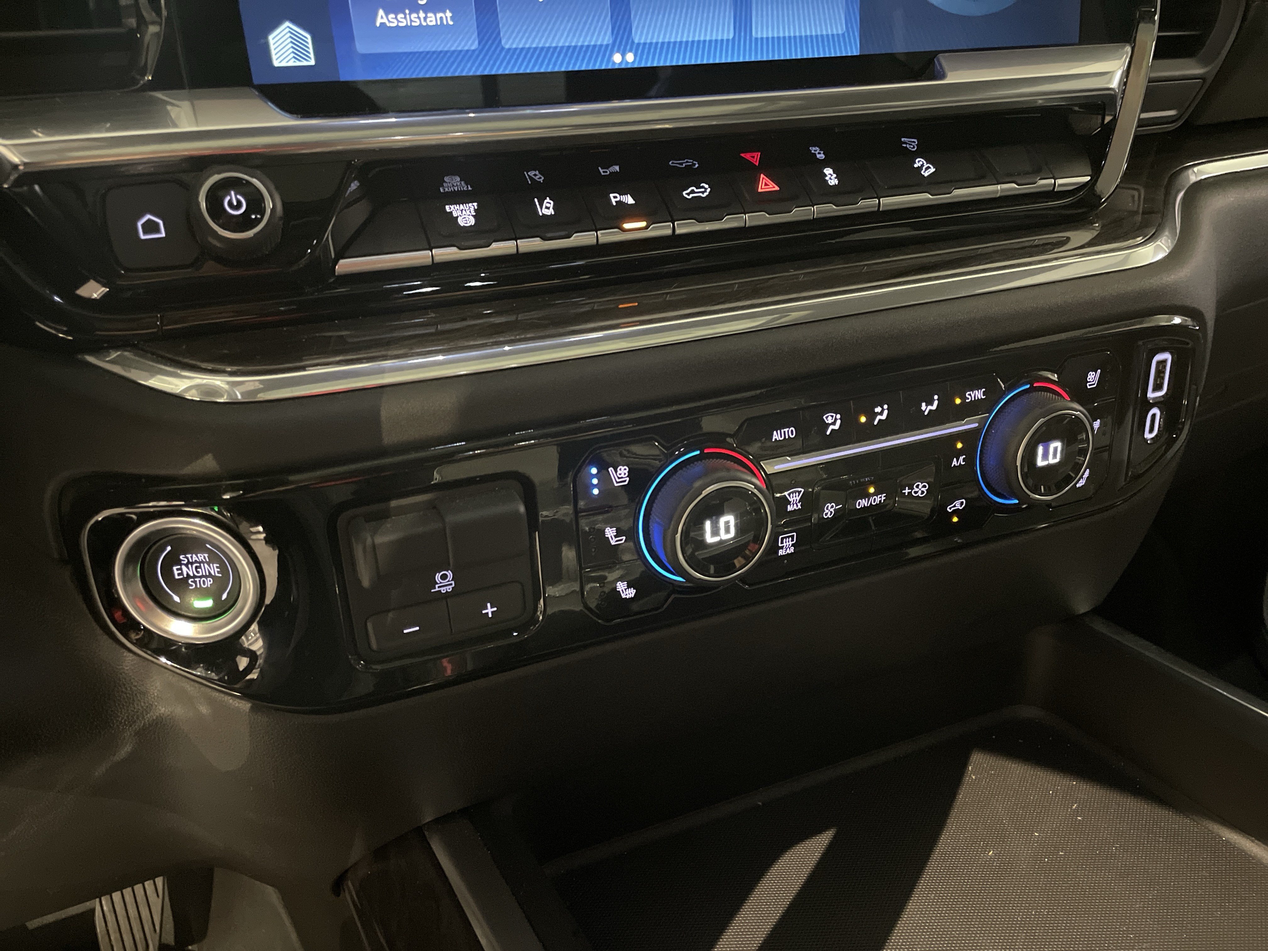 Used 2024 Chevrolet Silverado 2500 LTZ w/ LTZ Premium Package AWD/4WD image 29