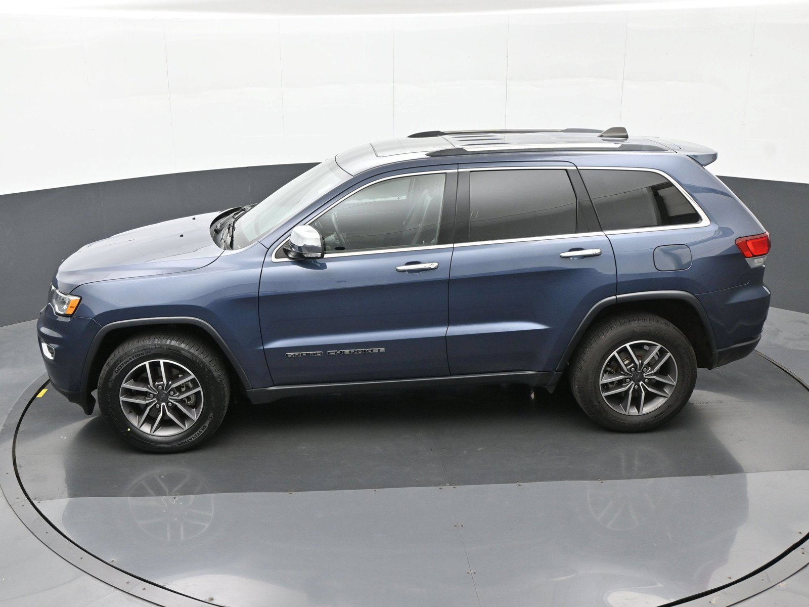 Used 2021 Jeep Grand Cherokee Limited AWD/4WD image 36