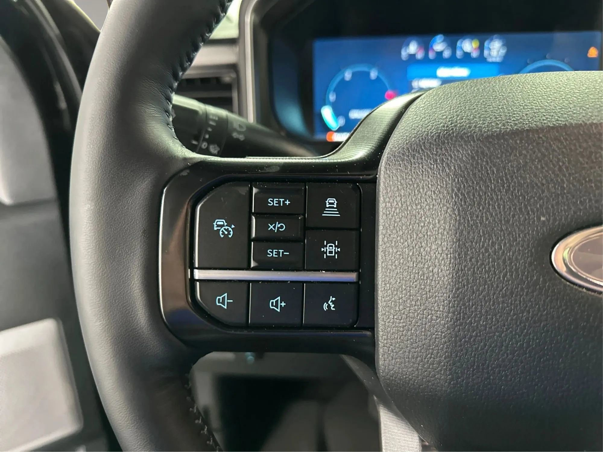 Used 2026 Ford F450 Platinum w/ FX4 Off-Road Package AWD/4WD image 34