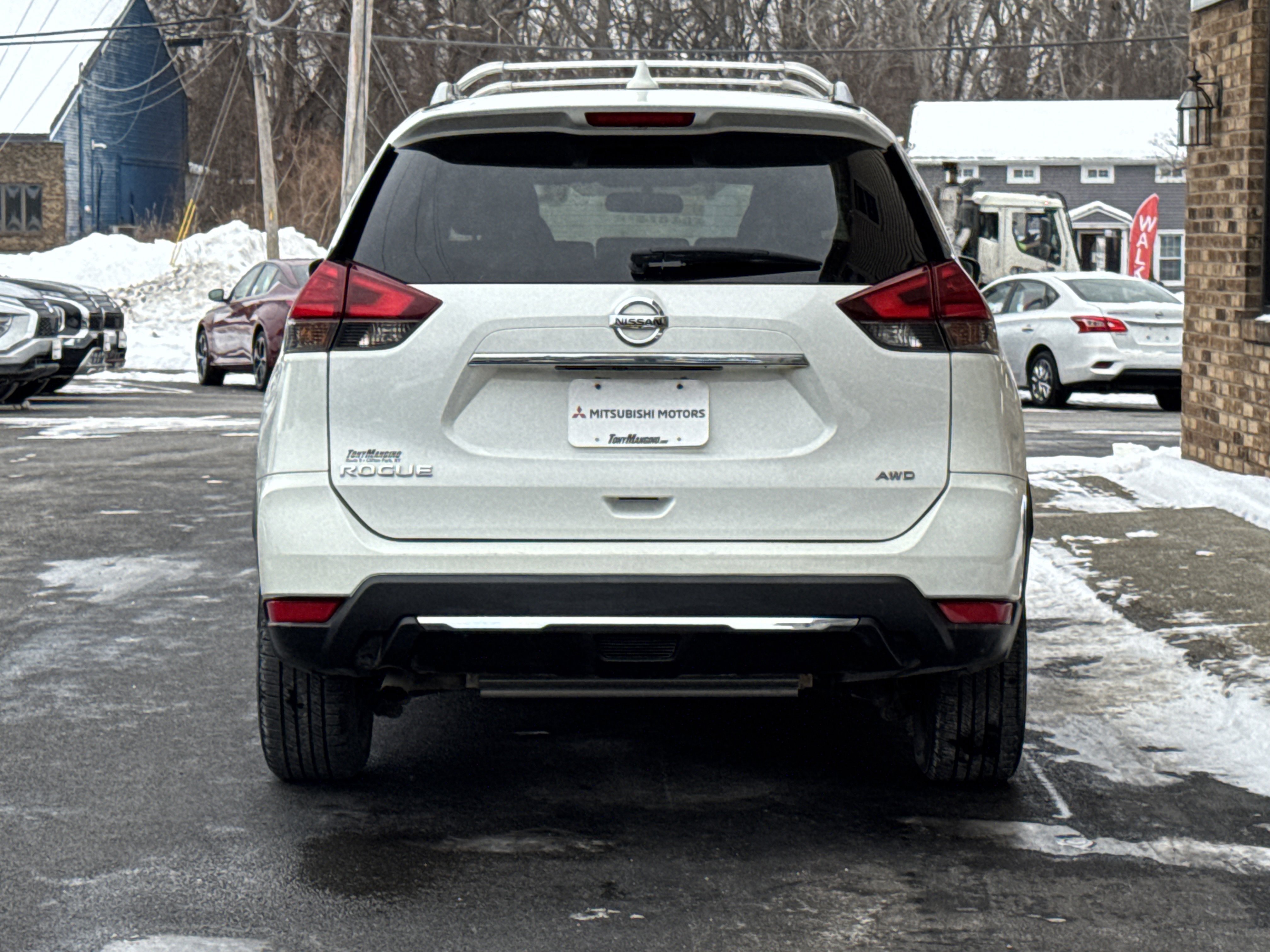 Used 2017 Nissan Rogue S w/ S Appearance Package image 4