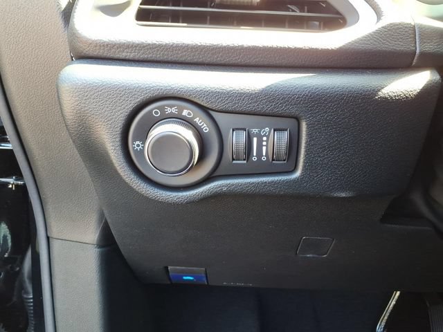 New 2027 Chrysler Pacifica Limited FWD image 17