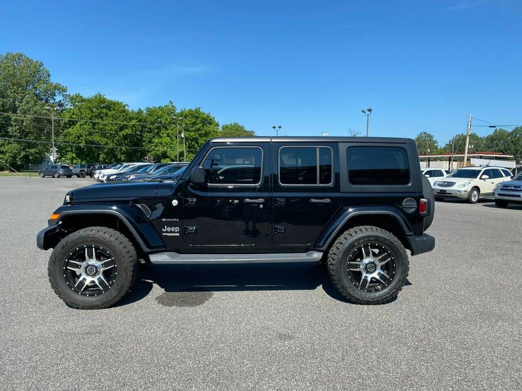 Used 2019 Jeep Wrangler Unlimited Sahara image 2