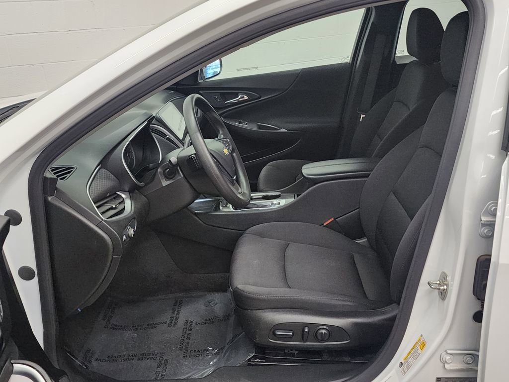 Used 2024 Chevrolet Malibu LT FWD image 12