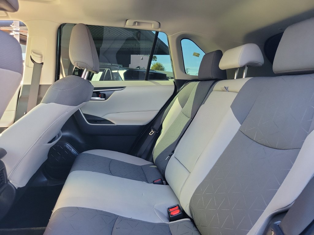 Used 2022 Toyota RAV4 XLE w/ Convenience Package AWD/4WD image 16