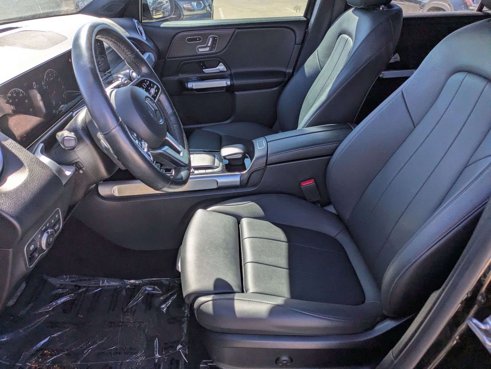 Used 2023 Mercedes-Benz GLB 250 4MATIC image 10