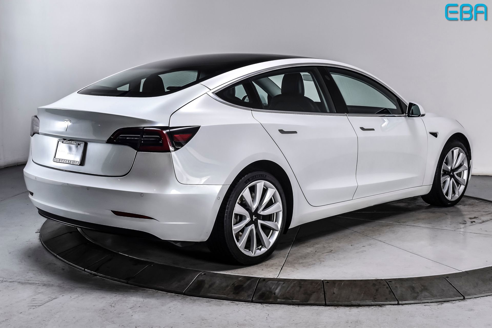 Used 2019 Tesla Model 3 Standard Range Plus image 6