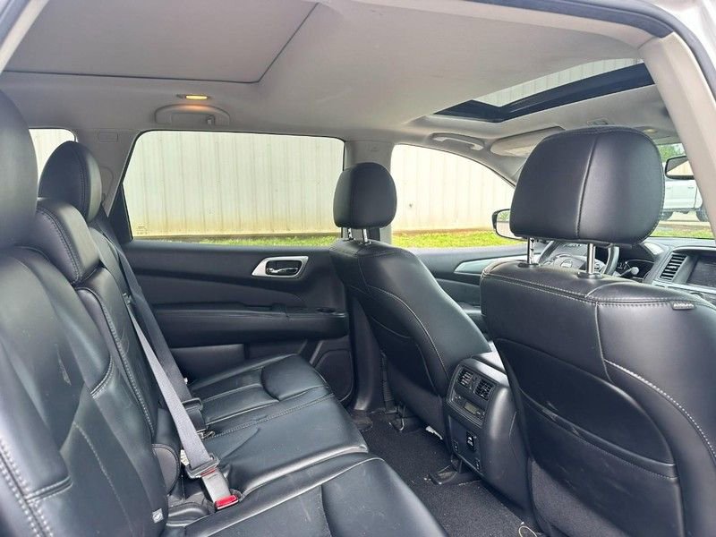 Used 2017 Nissan Pathfinder SL w/ SL Premium Package AWD/4WD image 9