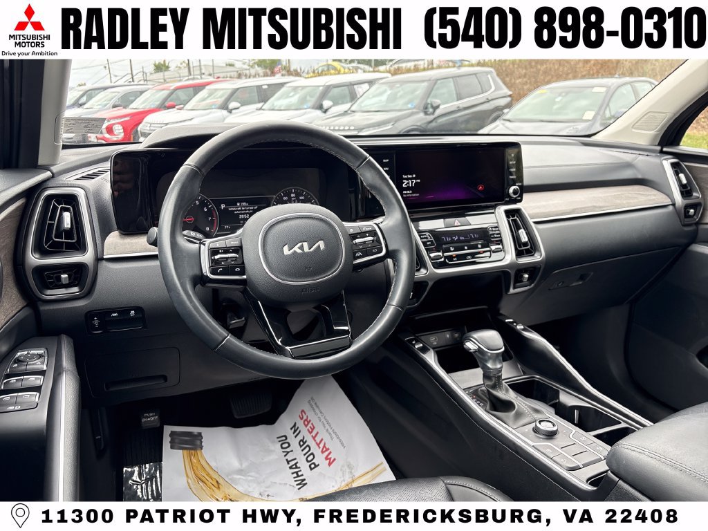 Used 2023 Kia Sorento S w/ Panoramic Sunroof Package AWD/4WD image 13