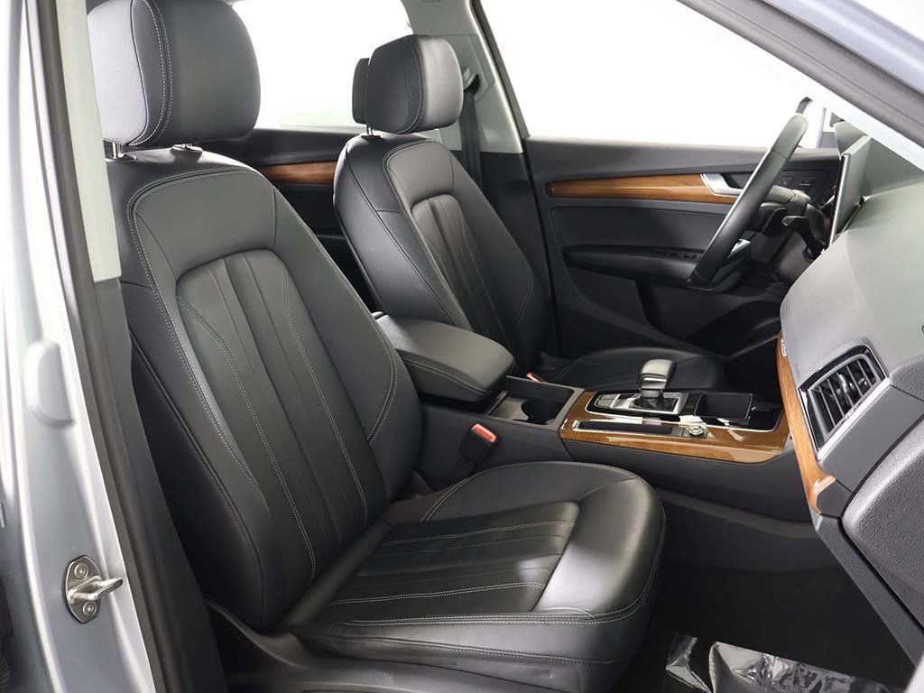 Used 2023 Audi Q5 2.0T Premium w/ Convenience Package image 31