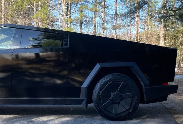 Used 2025 Tesla Cybertruck 2WD Crew Cab image 5