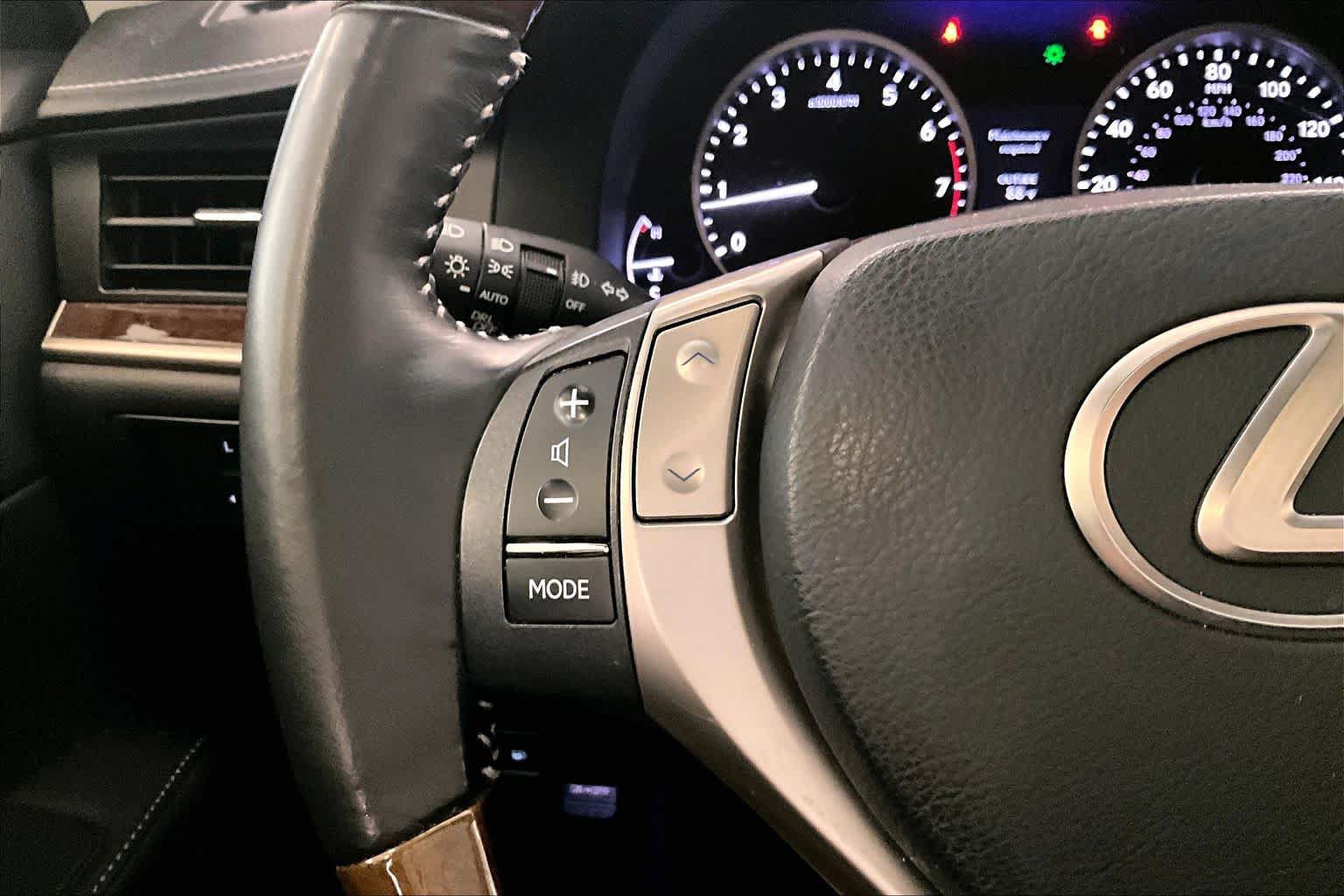 Used 2015 Lexus ES 350 w/ Luxury Package FWD image 21