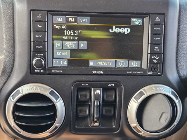 Used 2016 Jeep Wrangler Unlimited Sahara w/ Connectivity Group image 17