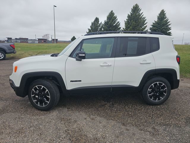 Used 2023 Jeep Renegade Latitude AWD/4WD image 2