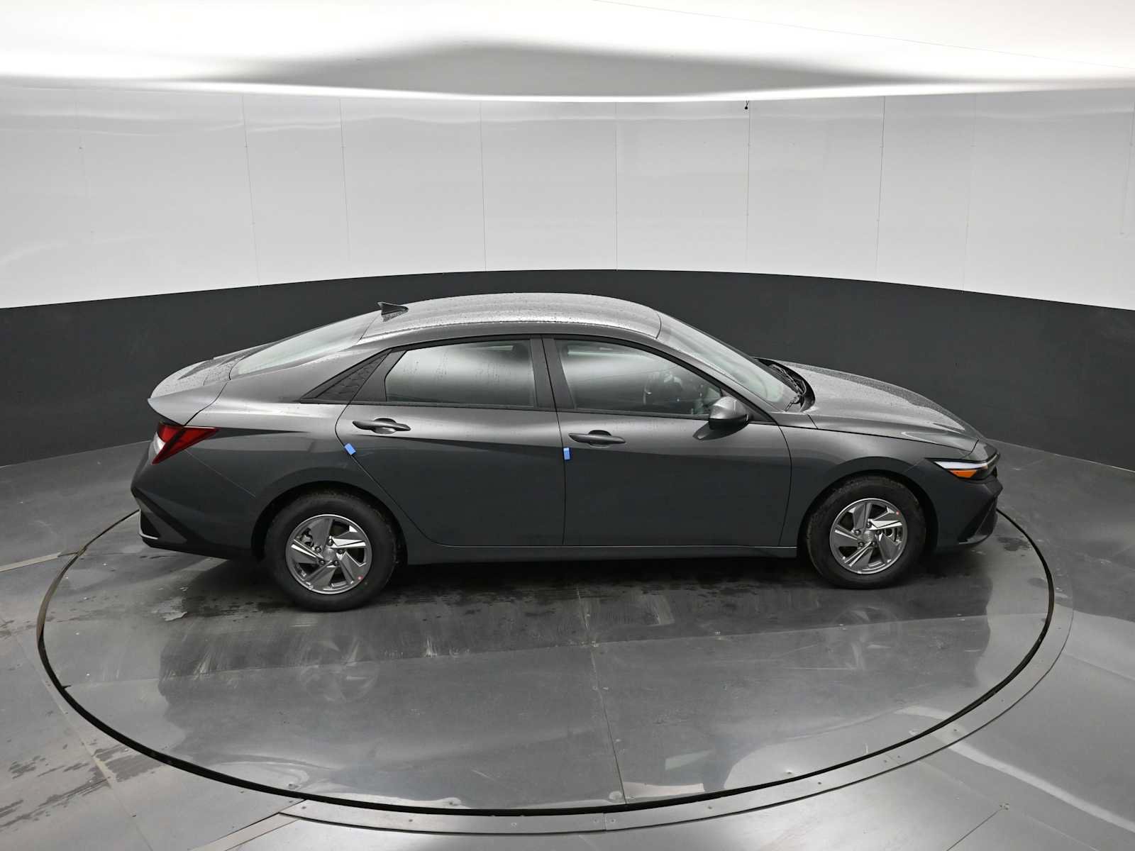 New 2026 Hyundai Elantra SE FWD image 30