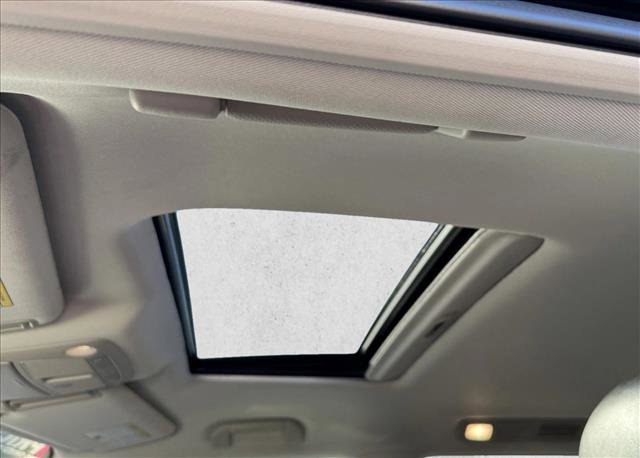 Used 2021 Nissan Armada SL w/ Captain's Chairs Package image 9