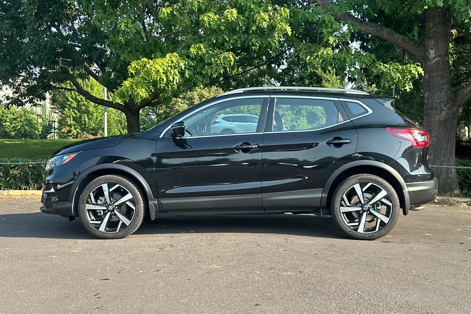 Used 2020 Nissan Rogue Sport SL AWD/4WD image 5