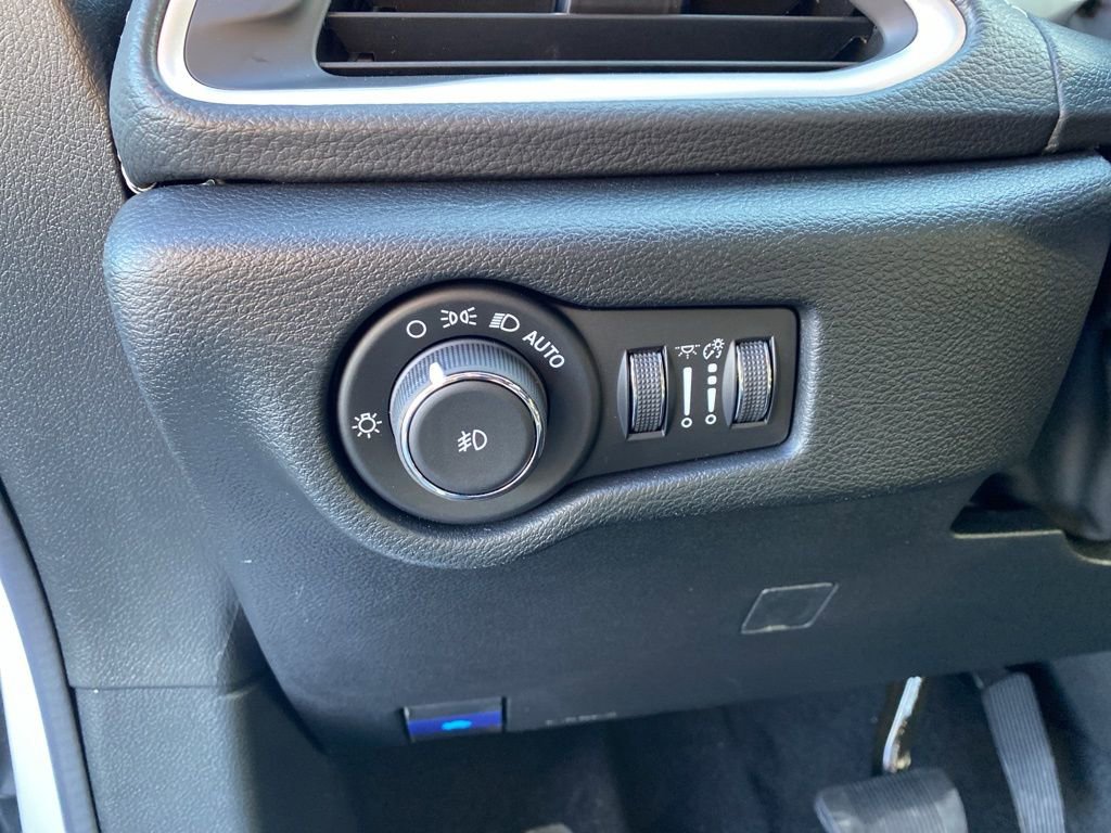 New 2026 Chrysler Pacifica Select image 14