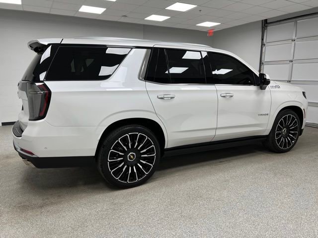 Used 2025 Chevrolet Tahoe High Country AWD/4WD image 11