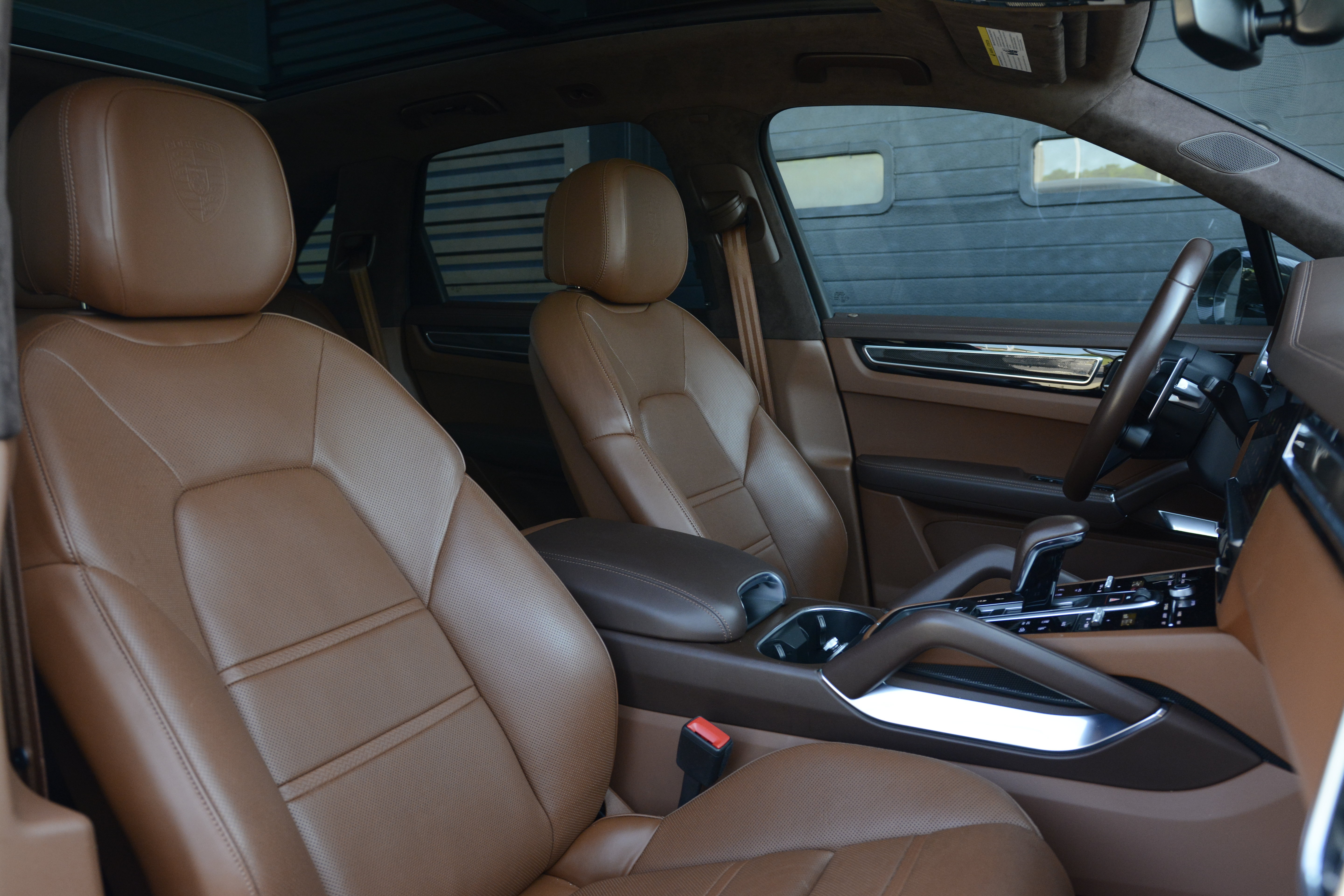 Certified 2023 Porsche Cayenne Turbo AWD/4WD image 28