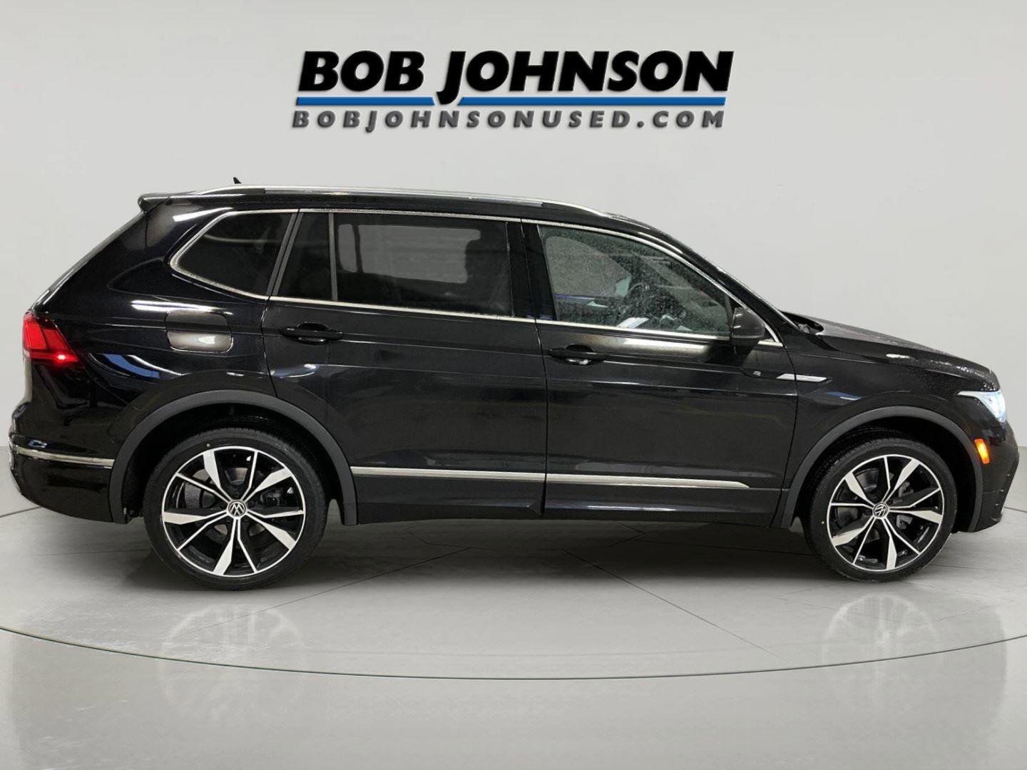 Used 2023 Volkswagen Tiguan SEL R-Line image 8