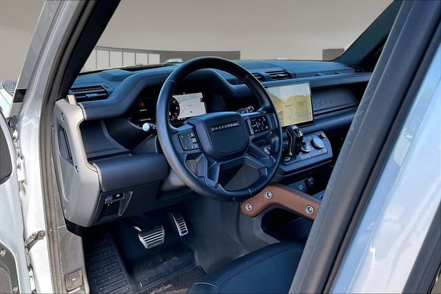 Used 2024 Land Rover Defender 110 X AWD/4WD image 17