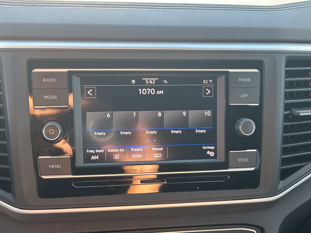 Used 2023 Volkswagen Atlas Cross Sport SE FWD image 34