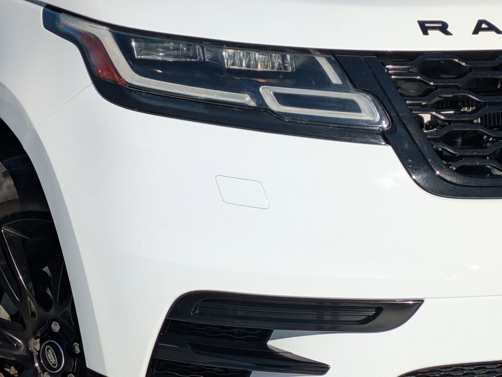 Used 2020 Land Rover Range Rover Velar R-Dynamic S image 25