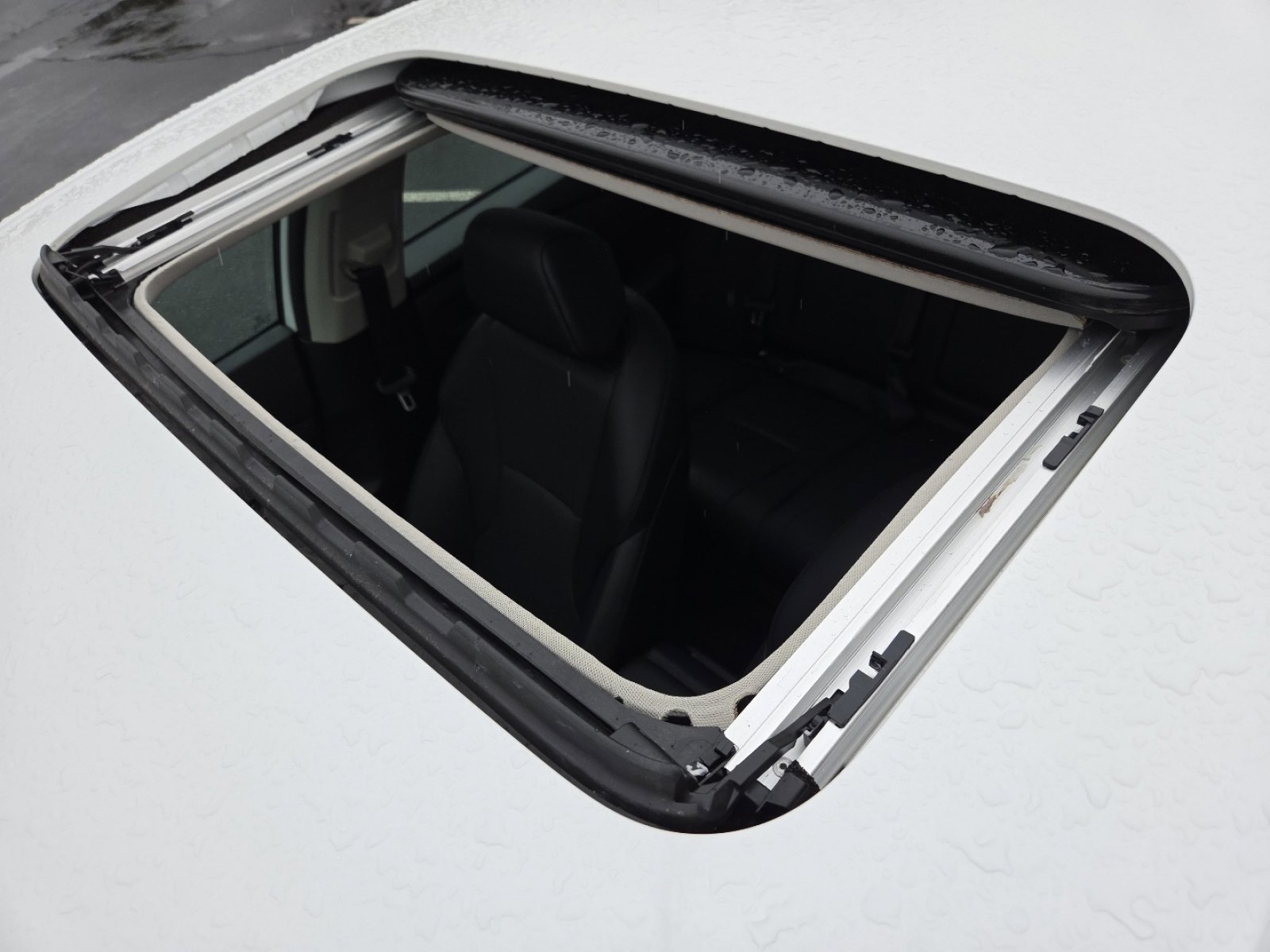 Certified 2024 Honda Accord EX-L image 4