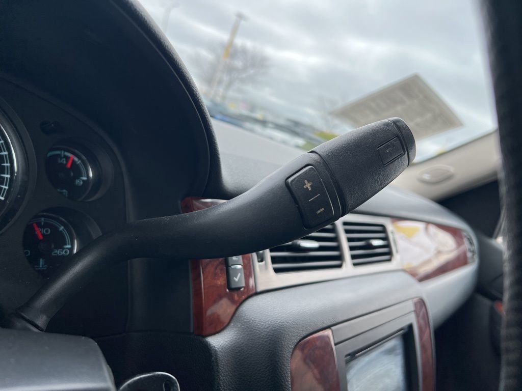 Used 2011 Chevrolet Suburban LT image 13