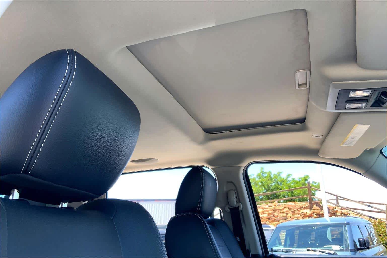 Used 2017 RAM 3500 Laramie AWD/4WD image 13